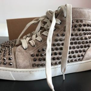 Christian Louboutin Men Size 8 taupe suede sneaker